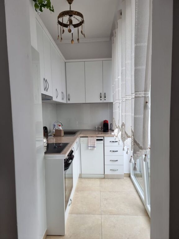Rent | Apartament 1 + 1 | QENDER — Rruga Mine Peza | 750 €/month