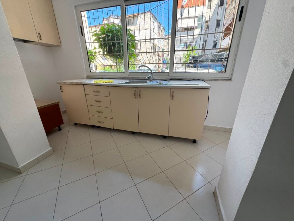 Jepet me qira Apartament 2+1. Mozaiku i TIranes / edhe per Airbnb 40.000 leke