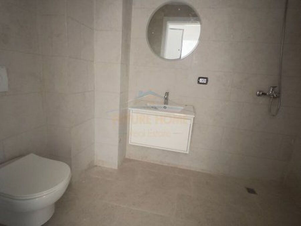 Shitet, Apartament 1+1, Sauk.