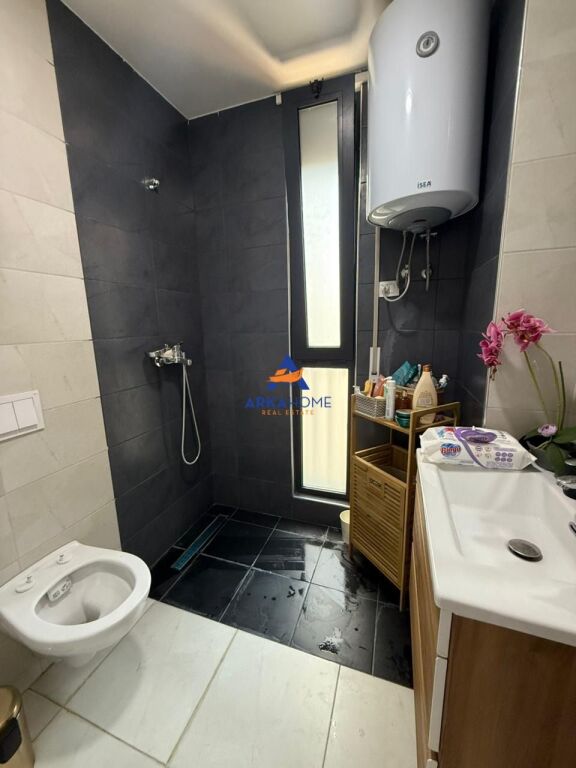 AFFITTASI APPARTAMENTO 1+1+BALCONE "COMPLESSO OLIMPICO, COMUNE DI PARIGI" 75000 LEKE