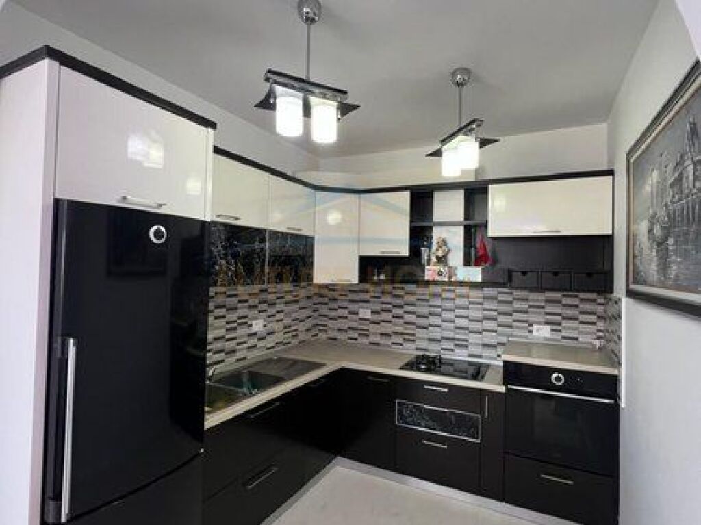 Rent, Apartment 2+1+2 + Garage, Court, Durres