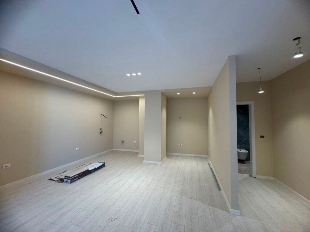 Shitet apartament 3+1+2 – Zogu i Zi (Kompleksi Sinani) !