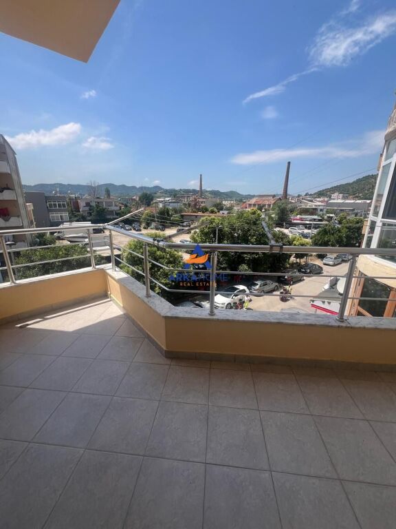 JEPET APARTMENT ME QERA 2+1+BALLKON "YZBERISHT" 40.000 LEKE