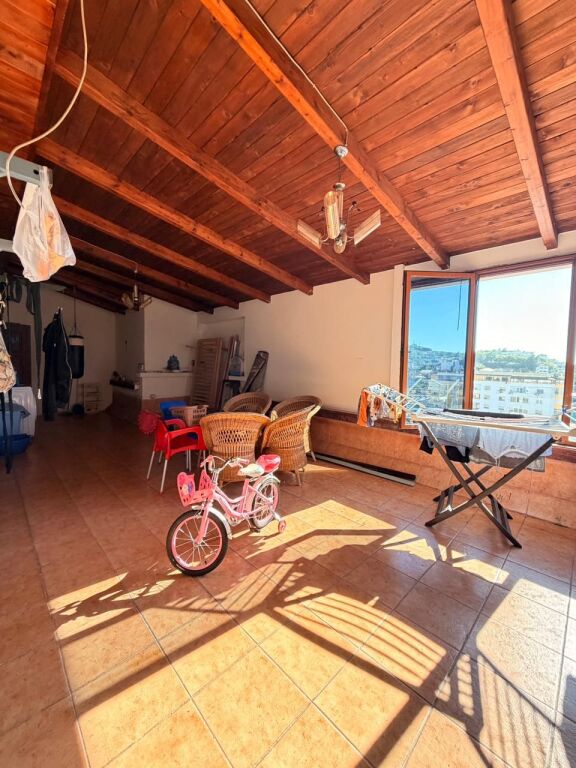 🏡 Papafingo 3+1+2 për Shitje – Pranë Corner, Durrës