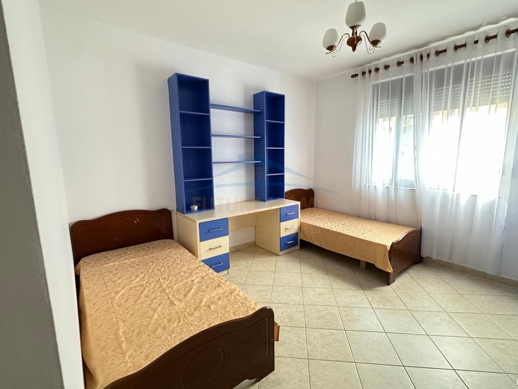Affitto, Appartamento 3+1+2 , Via Panorama, Tirana .