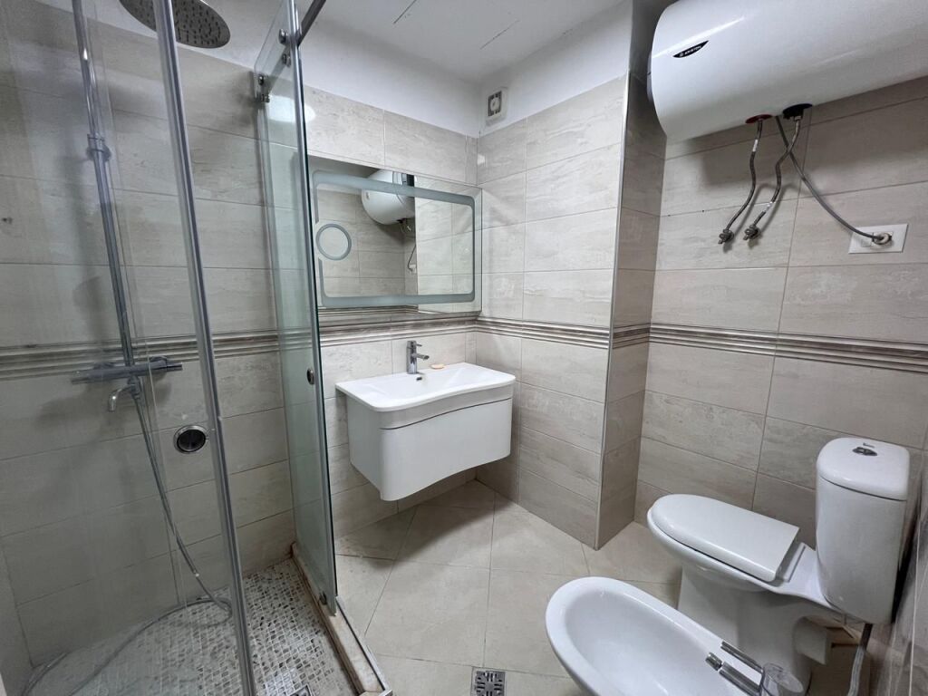 Okazion Shitet Apartament ne Golem 30 M nga Deti