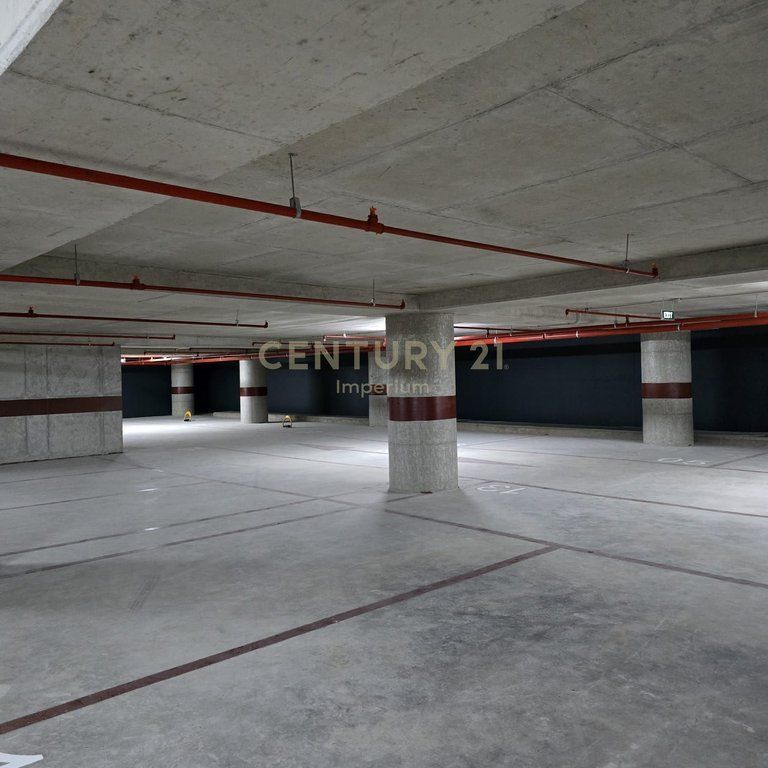 Apartament 2+1+2 me vend parkimi për qira – Ideal për zyra/ biznese të ndryshme