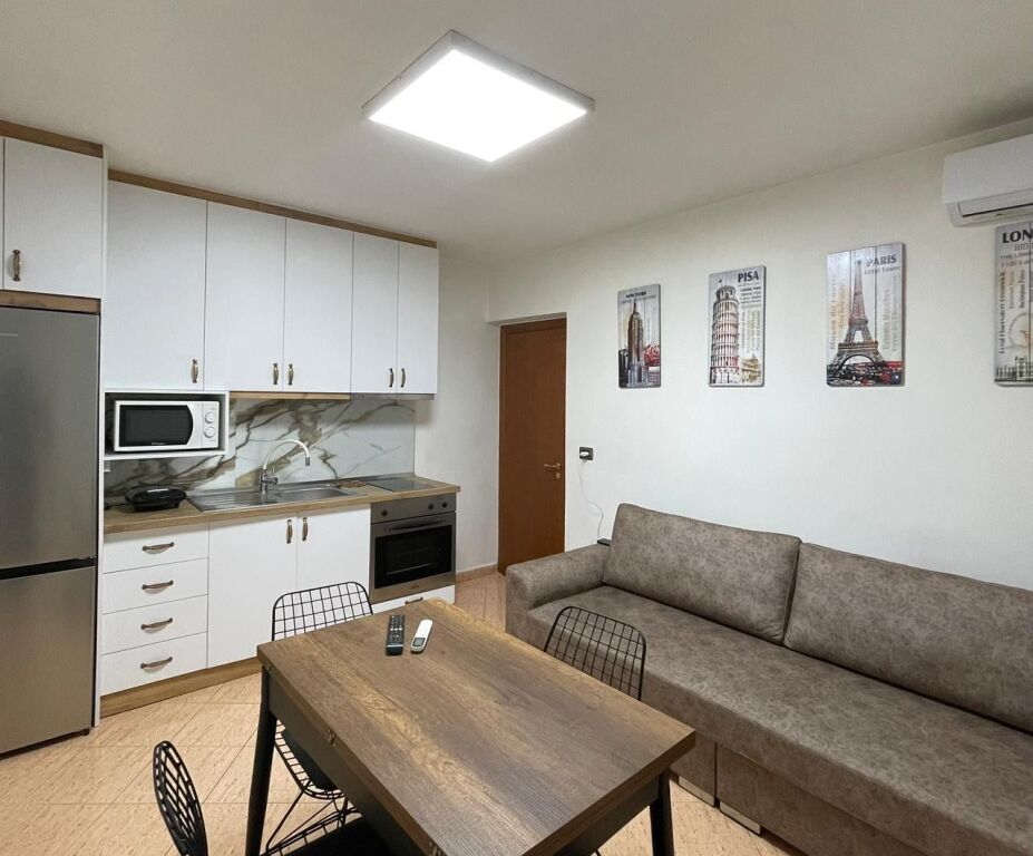 Apartament 1+1 me qira ne Qender te Tiranes!