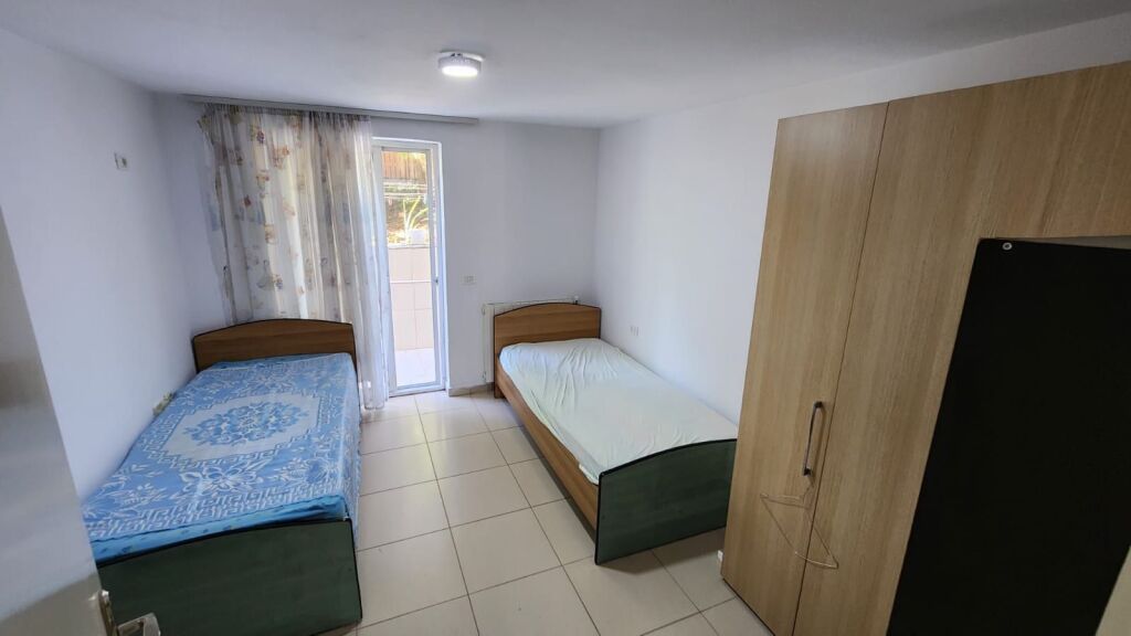 Duplex 2+1 me qira – pranë Kompleksit Grand, tregu elektrik !