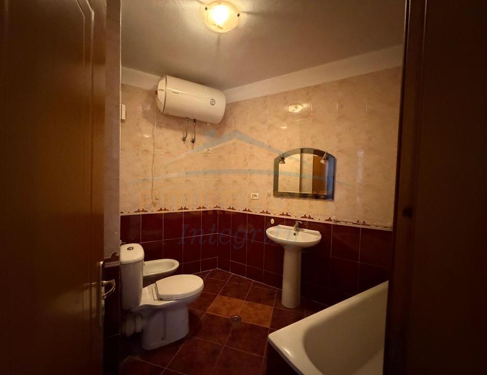 Shitet, Apartament 3+1+2, Shkolla e Baletit, Tiranë.
