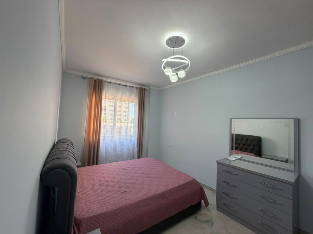 Shitet apartament 1+1 pranë Rrotës së Kuqe Plazh, Durres