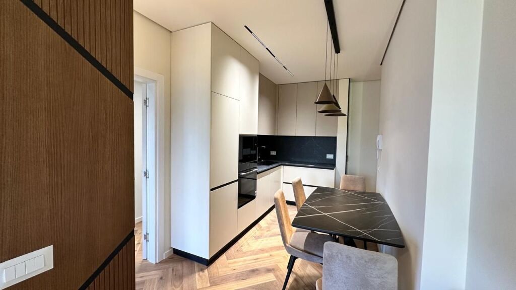 Apartament 2+1+2 me post parkimi per qira ne Don Bosko!