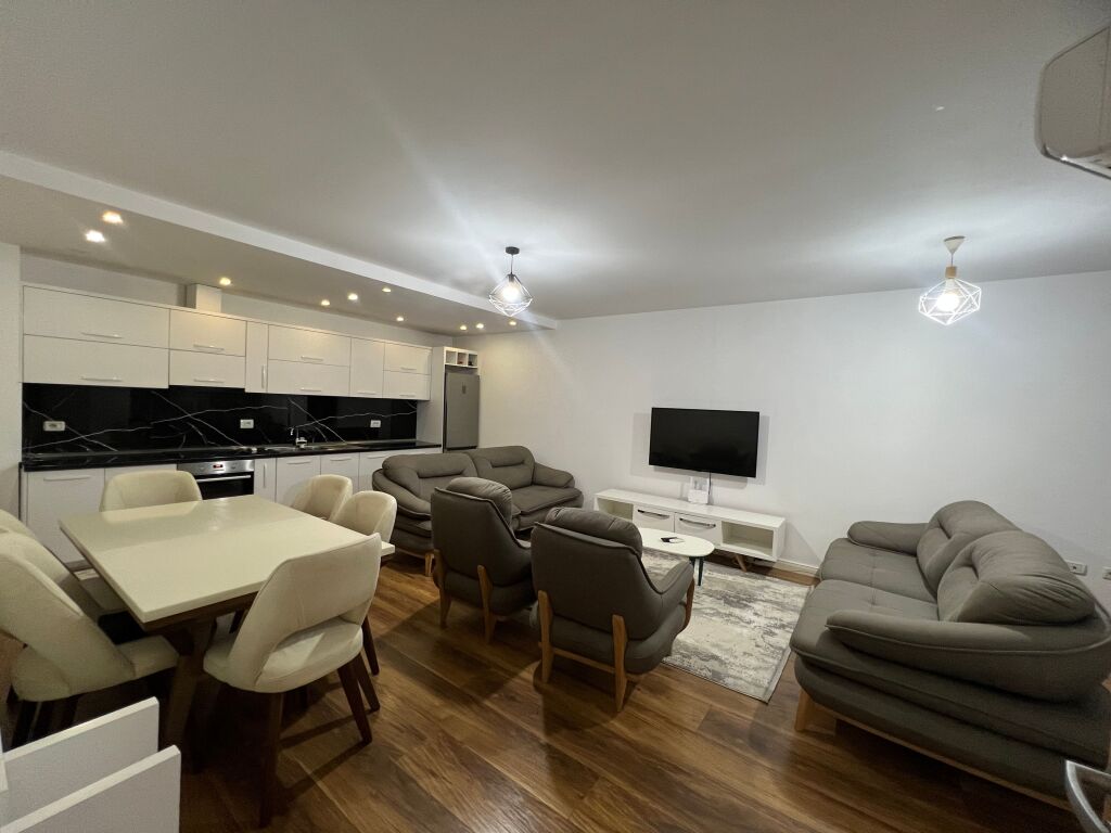 Jepet me qira apartament 2+1 i mobiluar