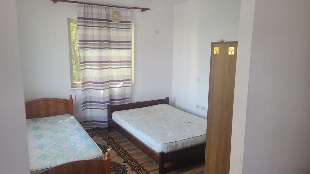 Rent | Shtëpi private 1 + 1 | Rruga Mihal Grameno | 260 €/month
