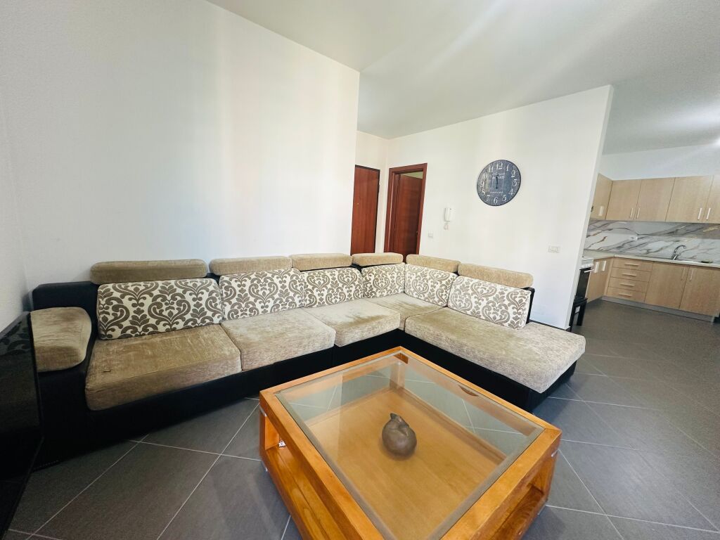 Affittasi Appartamento 1+1+1 Balcone