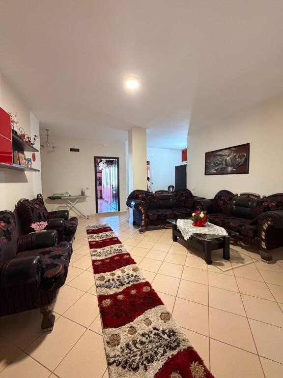 🏡 Papafingo 3+1+2 për Shitje – Pranë Corner, Durrës