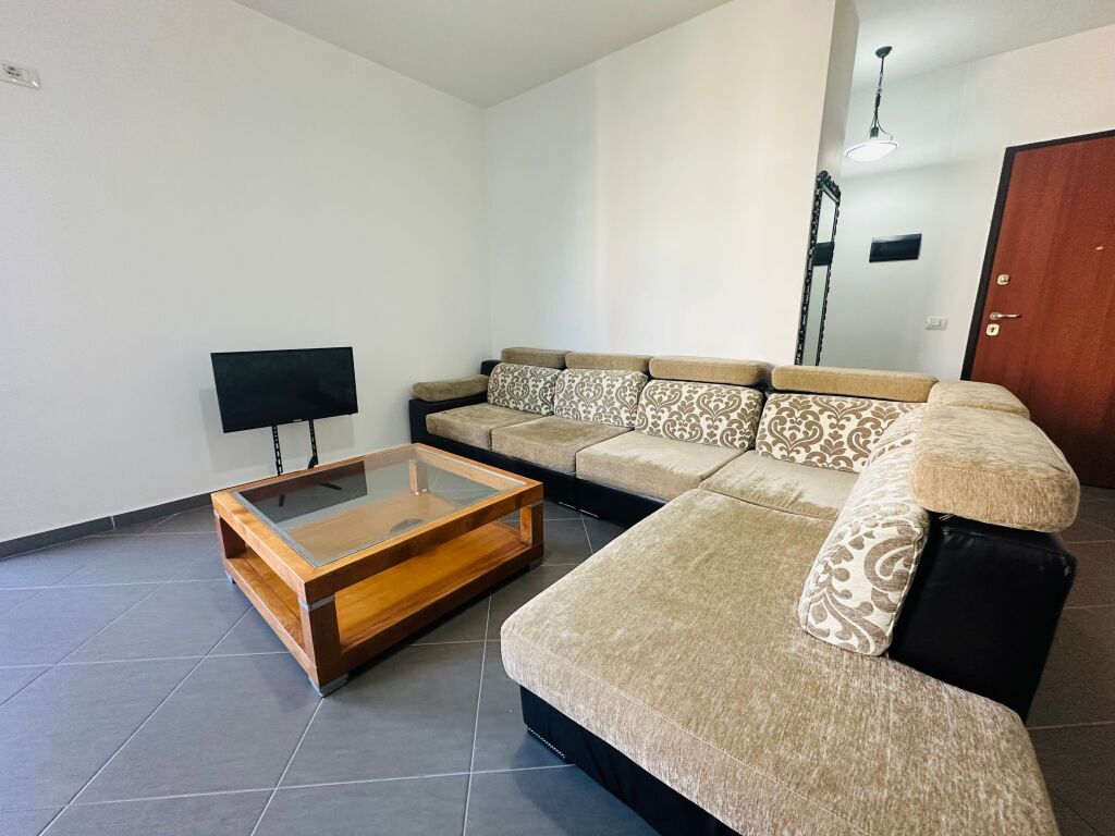 Affittasi Appartamento 1+1+1 Balcone