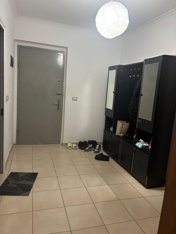 APPARTAMENTO 2+1. 35000 LEKE.KINOSTUDIO
