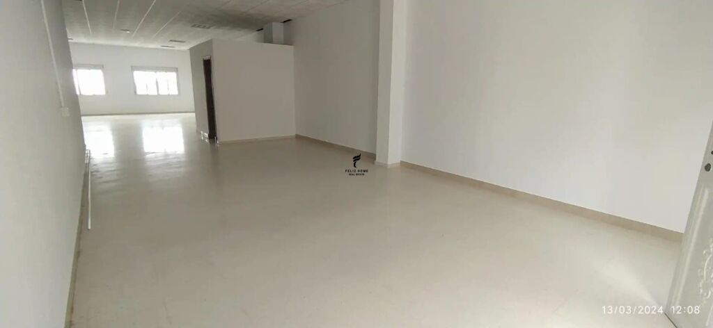 SHOP FOR RENT 40 M2 FORMER EXHIBITION 120,000 LEKE FH-78642