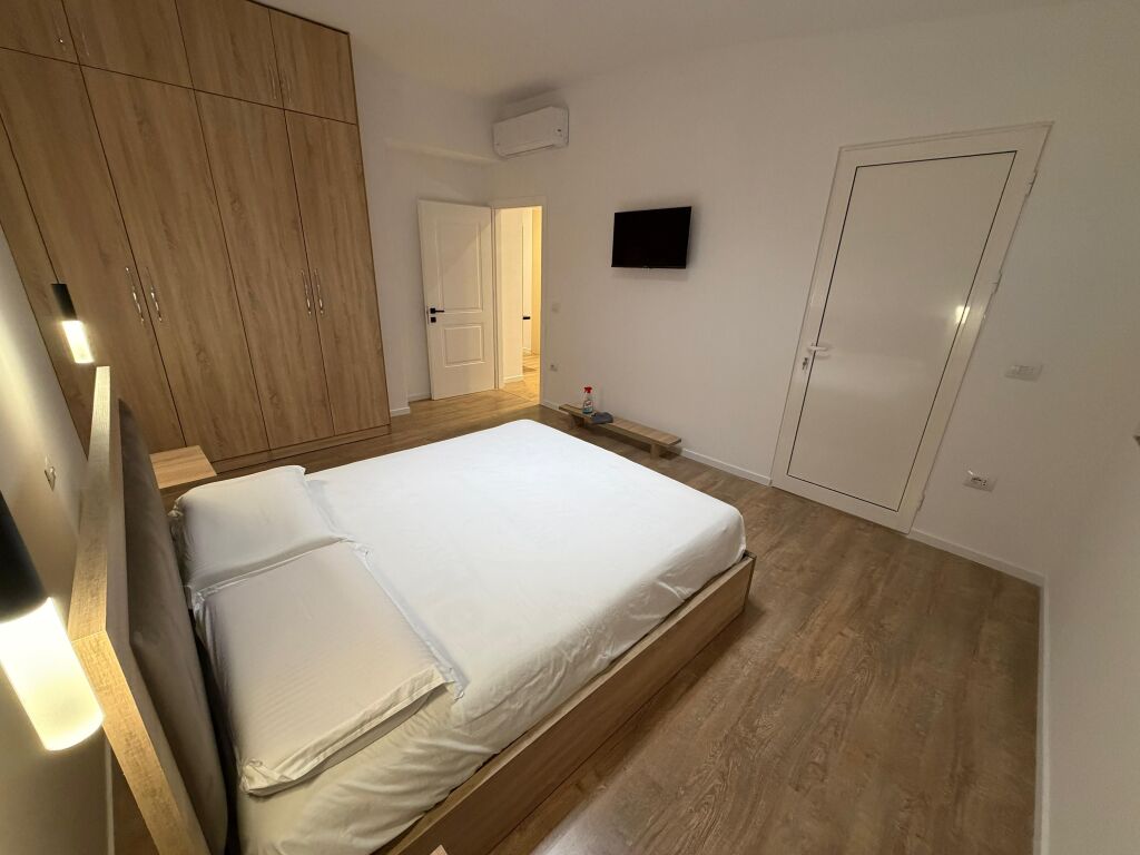 🏡 Jepet me qira 1+1, 📍 Përballë Delijorgji, tek Karburant Kastrati