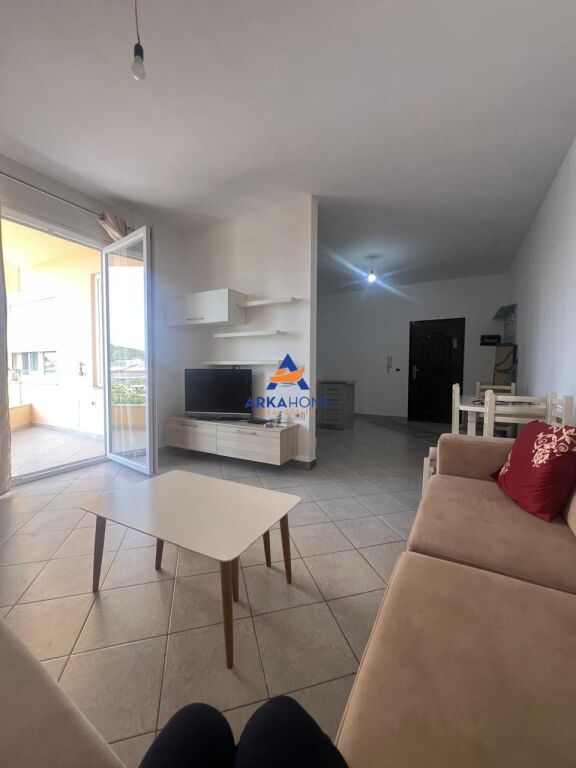 JEPET APARTMENT ME QERA 2+1+BALLKON "YZBERISHT" 40.000 LEKE