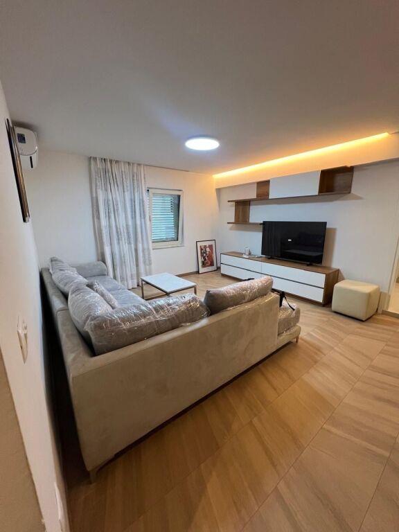 Apartment 1+1 for rent at Petro Nini