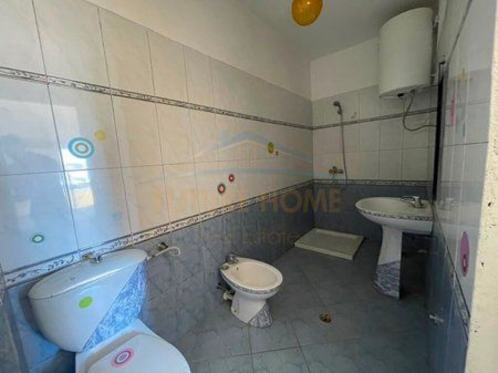 For rent, Apartment 2+1+2+2 Balconies, Vila Zogut, Durres