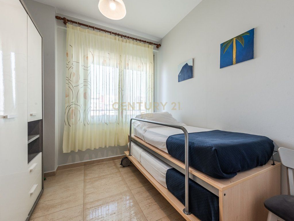 JEPET ME QIRA APARTAMENT 2+1 DHE GARAZH TEK BASHKIA DURRES ME PAMJE DETI !