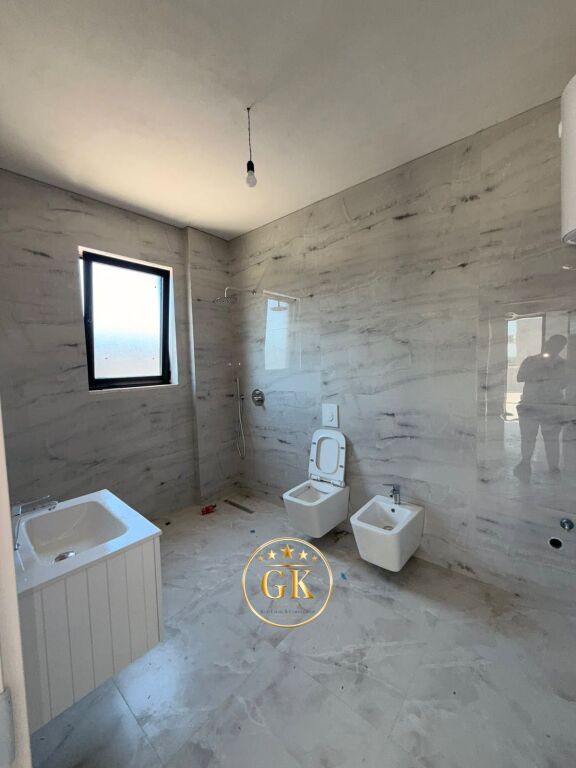 SHITET PENTHOUSE + POST PARKIMI 📍MALI I ROBIT