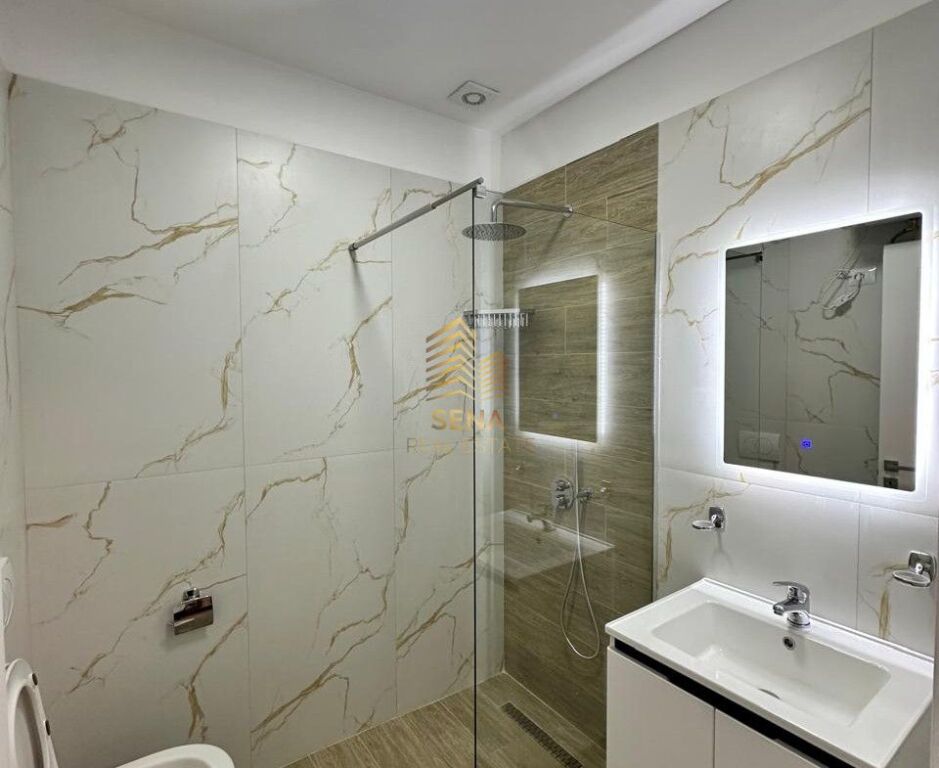 Rent, studio apartment, 5 May, 35,000 Lek/month