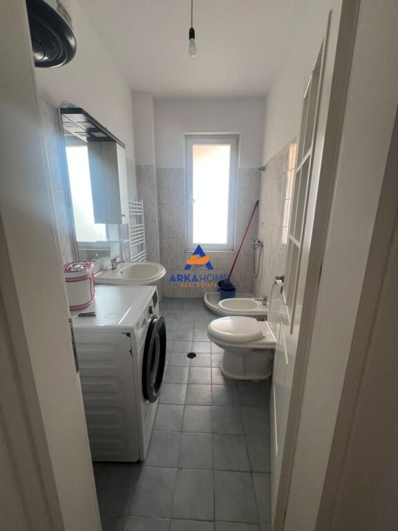 JEPET APARTMENT ME QERA 2+1+BALLKON "YZBERISHT" 40.000 LEKE