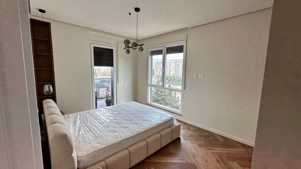 Apartament 2+1+2 me post parkimi per qira ne Don Bosko!