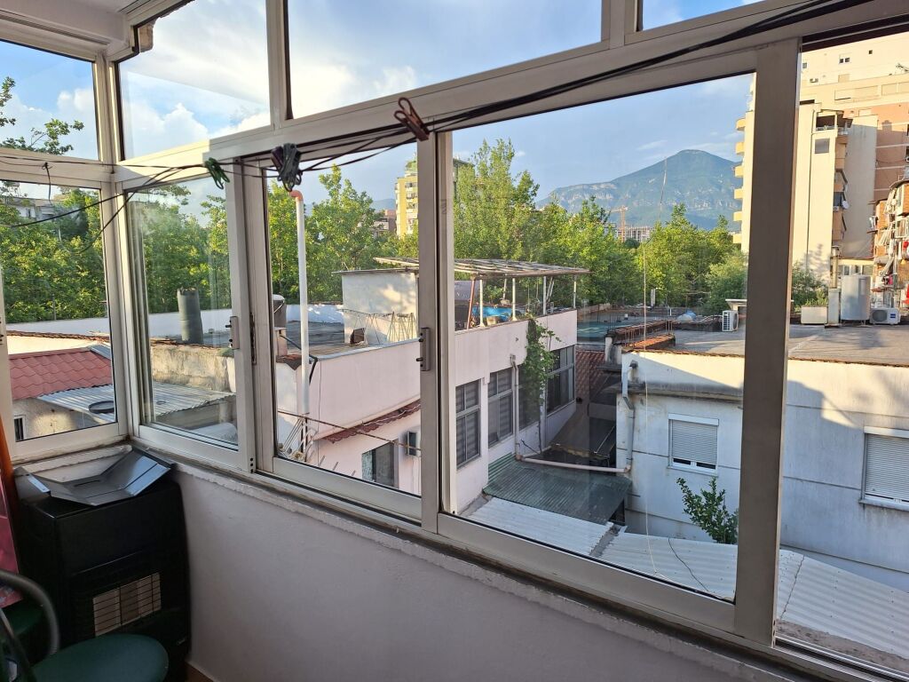 2+1, partially furnished, berryl, 450 thousand lek