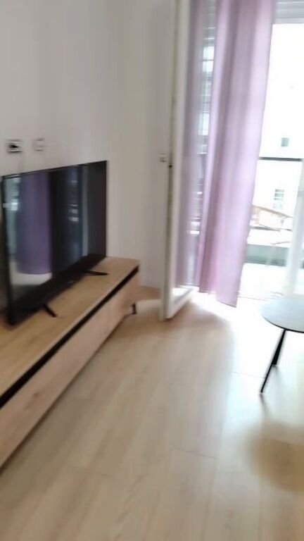 AFFITTASI APPARTAMENTO 1+1+ PARCHEGGIO A UNIVERS CITY Q.T.U  45.000 LEKE