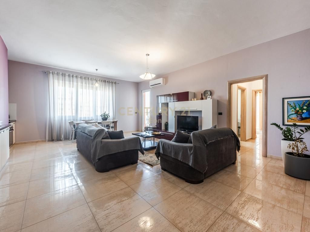 JEPET ME QIRA APARTAMENT 2+1 DHE GARAZH TEK BASHKIA DURRES ME PAMJE DETI !