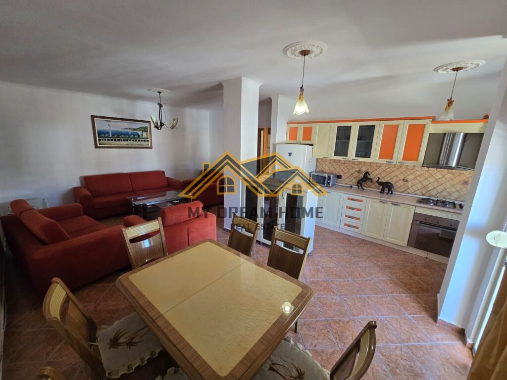Apartament 2+1 Me Qira në Qender te Durrësit !