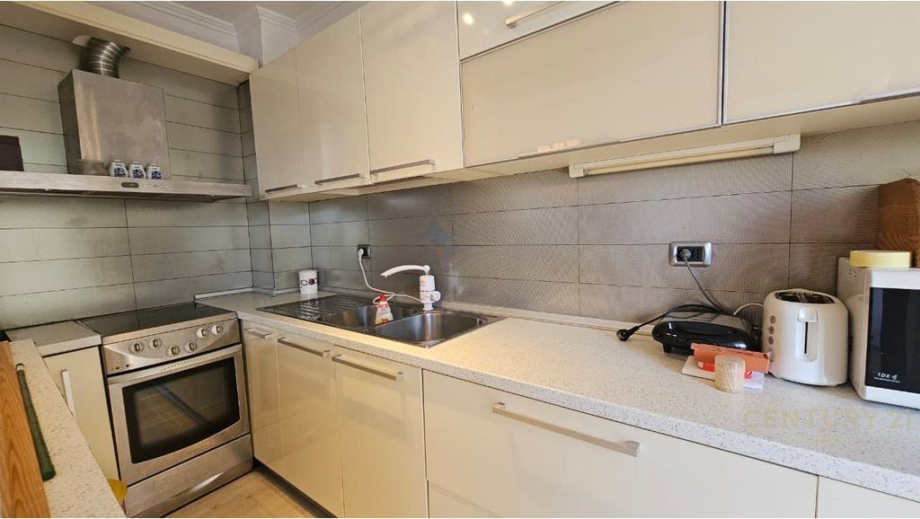 APARTAMENT 1+1 PER SHITJE NE MYSLYM SHYR IRG142679