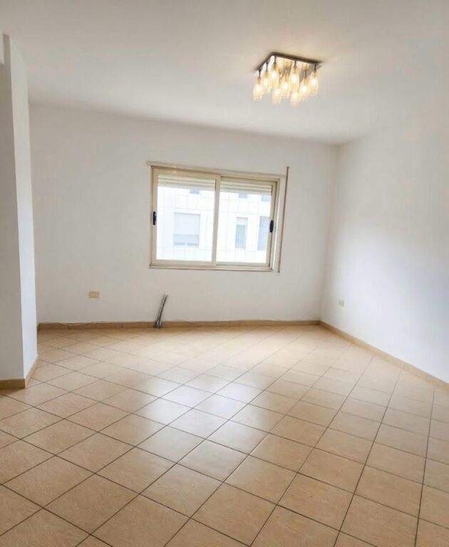 2+1, empty near the spak train station, 550 euros