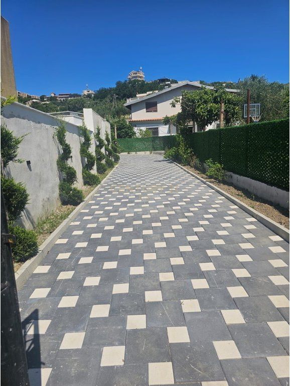 SHTEPI PRIVATE TE LAGJA RE PER SHITJE DURRES !