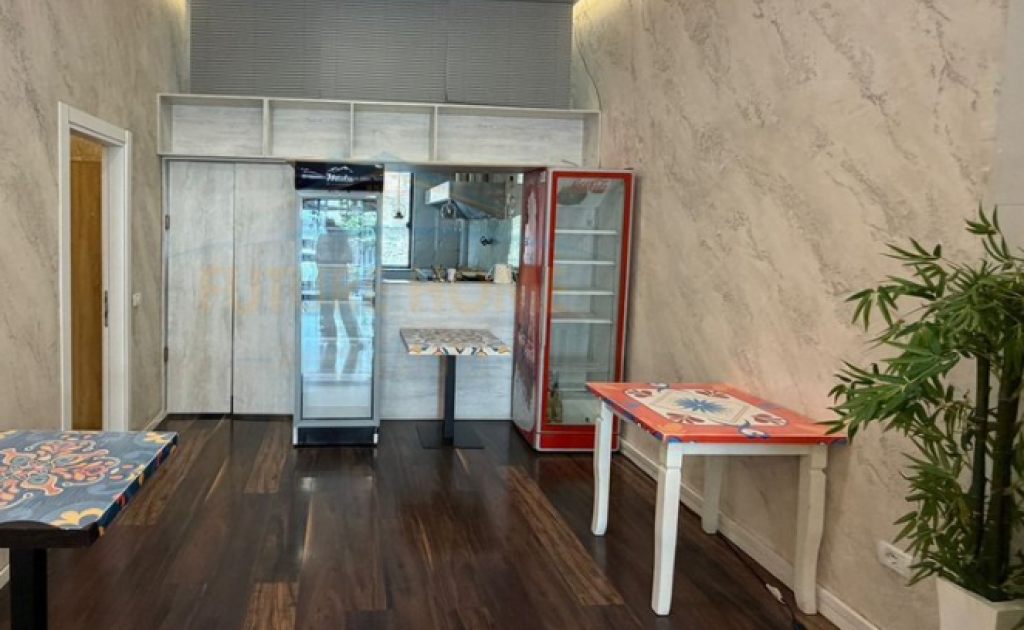 For rent, Bar-Restaurant, at Willson Square. Orange70236