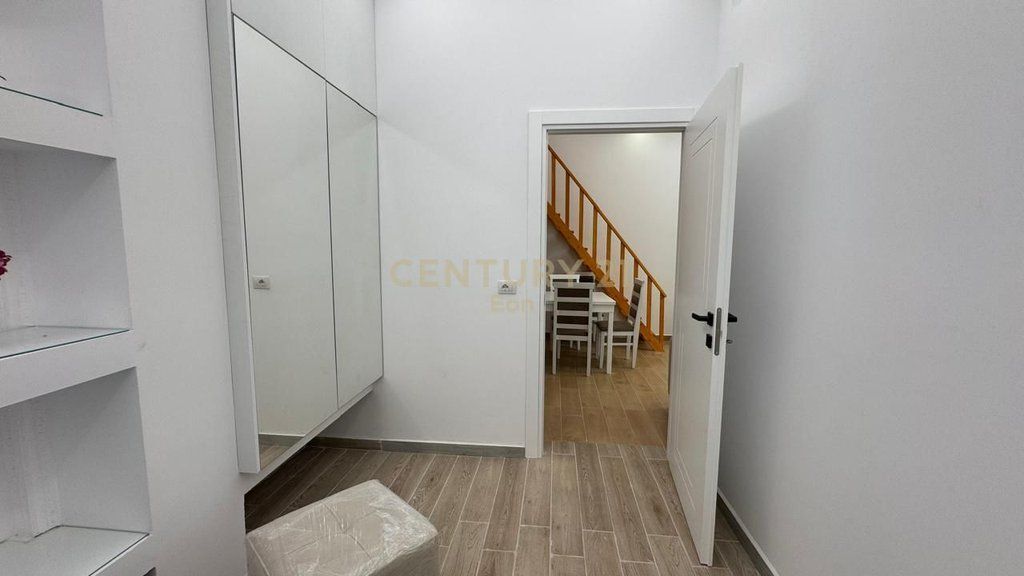 DUPLEX KATI 0, PAMJE DETI NE SHKEMBIN E KAVAJES !