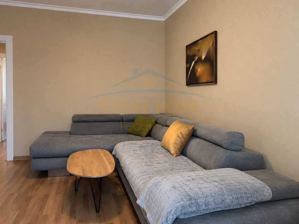 Appartamento in affitto con 2 camere da letto più 1 bagno, Comune di Parigi, Tirana