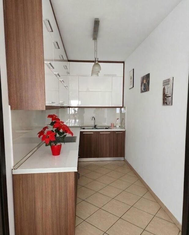 2+1, empty near the spak train station, 550 euros