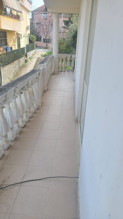 Rent | Shtëpi private 1 + 1 | Rruga Mihal Grameno | 260 €/month