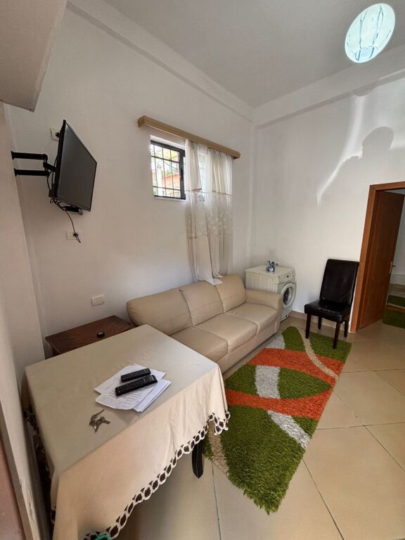 Rent | Shtëpi private 1 + 1 | Ali Demi | 320 €/month