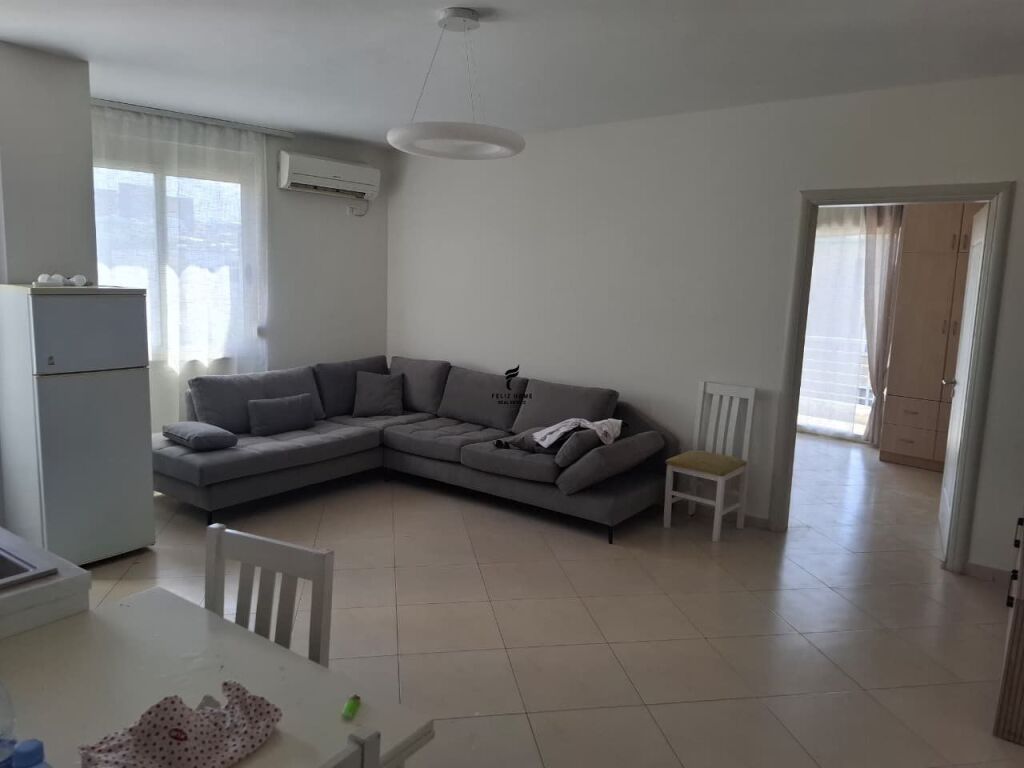 APARTAMENT ME QERA 1+1 ISH TREGU ELEKTRIK 50.000 LEKE FH-78722