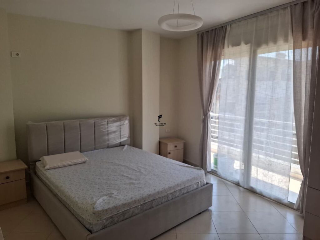 APARTAMENT ME QERA 1+1 ISH TREGU ELEKTRIK 50.000 LEKE FH-78722