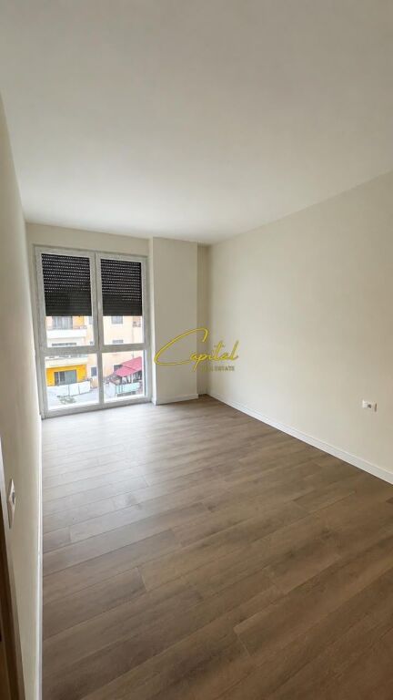 LOCALE COMMERCIALE IN AFFITTO 70 M2 VIA JORDAN MISJA 45.000 LEKE