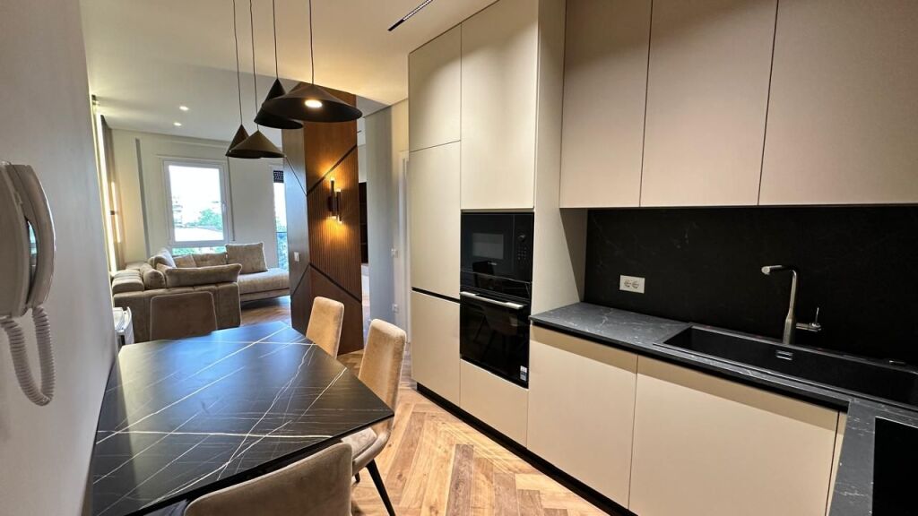 Apartament 2+1+2 me post parkimi per qira ne Don Bosko!