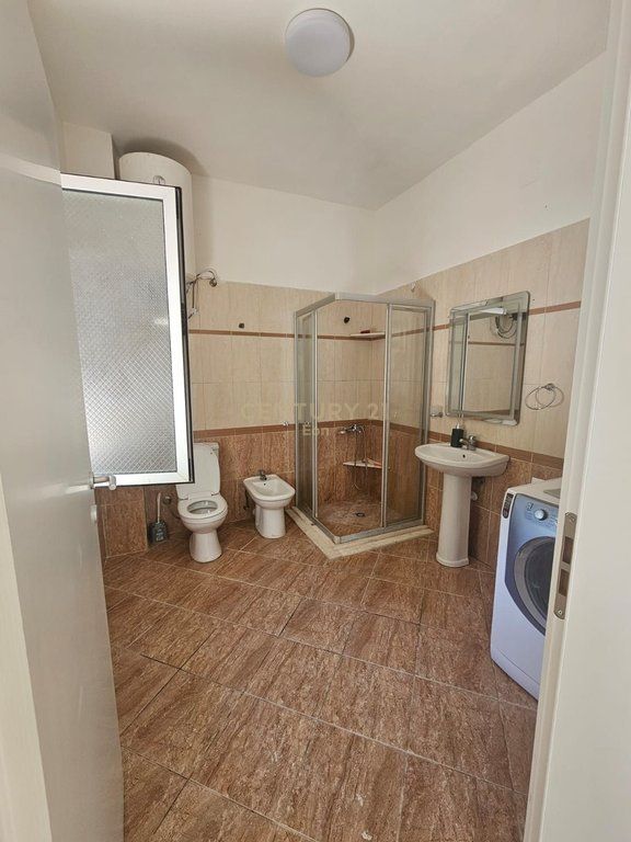 SHTEPI PRIVATE TE LAGJA RE PER SHITJE DURRES !